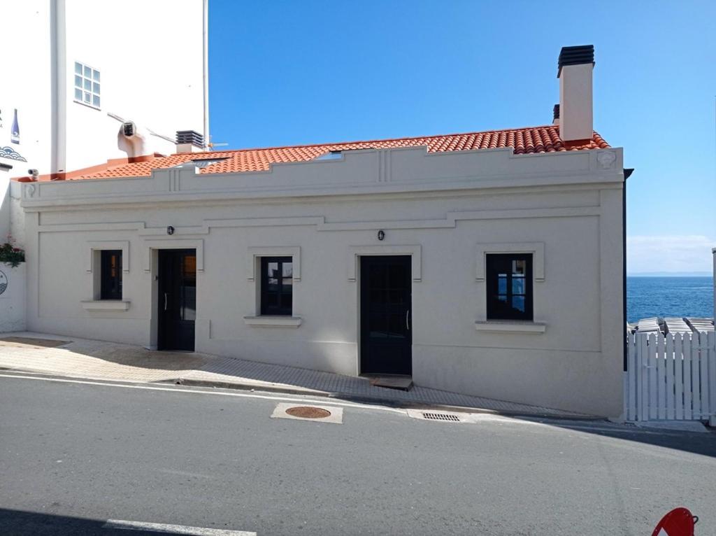 Vila Mariña. Casa marinera con terraza sobre el mar en Caión Cayón Exterior foto