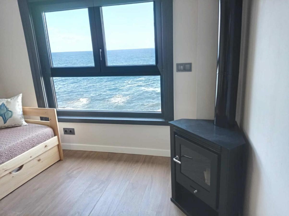 Vila Mariña. Casa marinera con terraza sobre el mar en Caión Cayón Exterior foto
